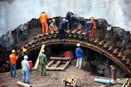 绥德隧道钢花管支护案例